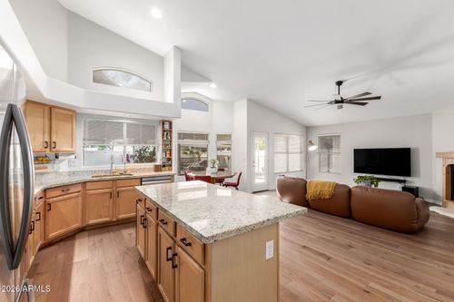 2126 S Raven, Mesa, AZ, 85209-6243 | Card Image