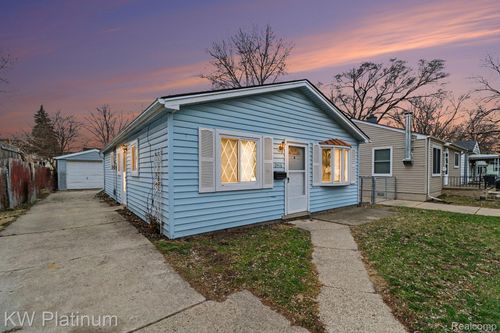 12416 Vernon Ave, Warren, MI, 48089-4944 | Card Image