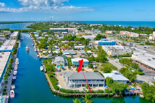 104 52nd Street Ocean, Marathon, FL, 33050-2606 | Card Image