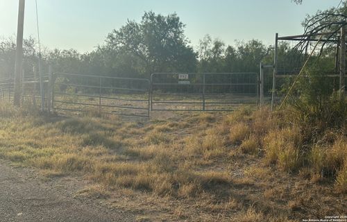 992 Jordan Rd, Encinal, TX, 78019 | Card Image