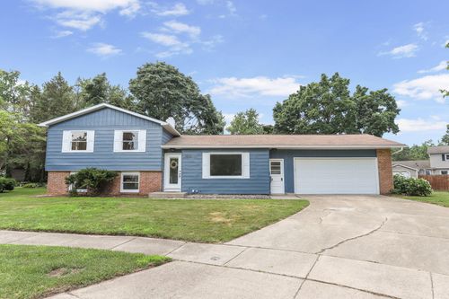 1812 Carlsbrook Ln, Portage, MI, 49024-4108 | Card Image