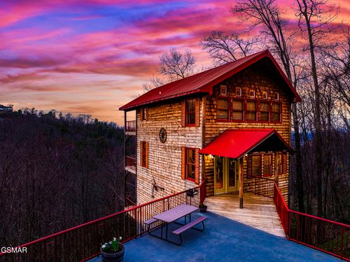 1389 N Baden Dr, Gatlinburg, TN, 37738-3805 | Card Image