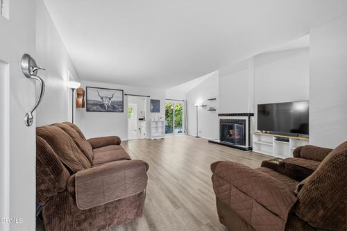 536 E Elk Ave, Glendale, CA, 91205-1718 | Card Image