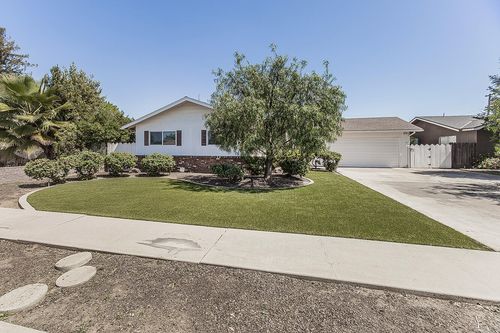 862 N Bates Avenue, Dinuba, CA, 93618 | Card Image