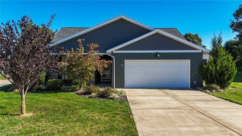 102 Turning Leaf Ln, Williamstown, WV, 26187-4502 | Card Image