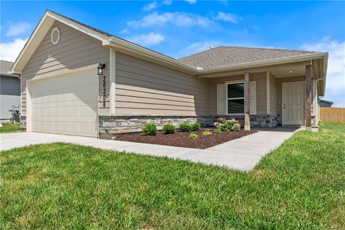 20231 W 195th St, Spring Hill, KS, 66083 | Card Image