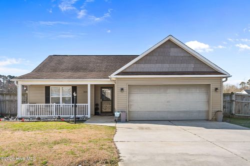 203 High Meadow Ct, Richlands, NC, 28574-8397 | Card Image