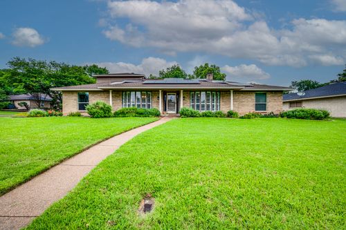 947 Rock Canyon Dr, Duncanville, TX, 75137-2945 | Card Image