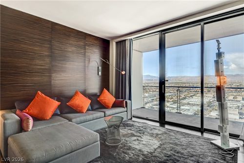 2807-4381 W Flamingo Rd, Las Vegas, NV, 89103-3903 | Card Image