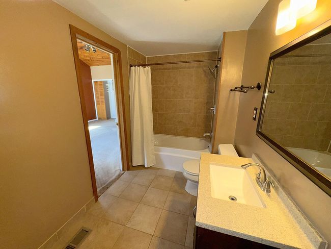 Nice Sized Bath | Image 7