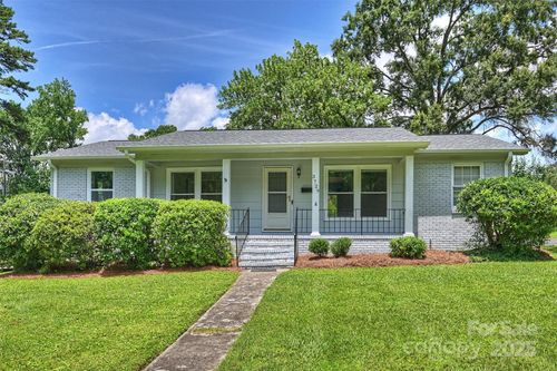 3729 Woodleaf Rd, Charlotte, NC, 28205-4833 | Card Image
