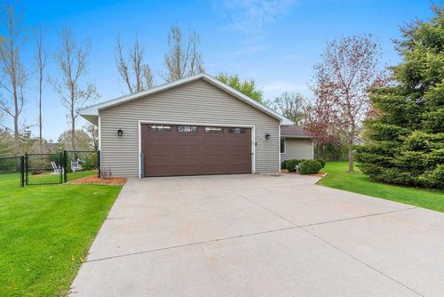 5023 Country Breeze Lane, Winchester, WI, 54947 | Card Image