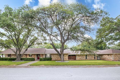 1401/1403 S Pine Street, Brady, TX, 76825 | Card Image