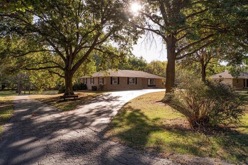 19 Skyline Dr, Adrian, MO, 64720-9224 | Card Image