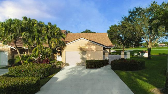 533 Prestwick Cir, Townhouse with 2 bedrooms, 2 bathrooms and null parking in Palm Beach Gardens FL | Image 33