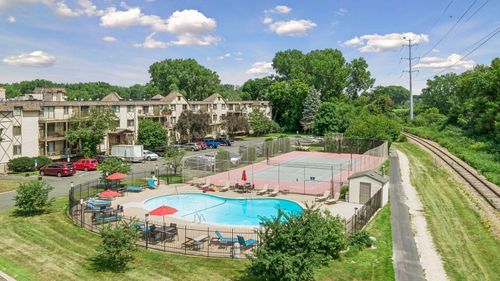 320-1304 W Medicine Lake Dr, Plymouth, MN, 55441-4853 | Card Image