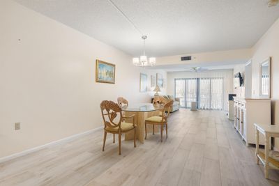 306 - 901 Seafarer Circle, Condo with 2 bedrooms, 2 bathrooms and null parking in Jupiter FL | Image 2