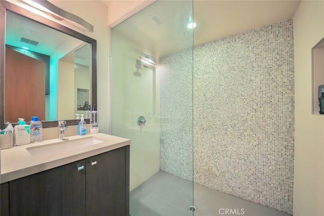 104 Manhattan Ave, Townhouse with 4 bedrooms, 4 bathrooms and 4 parking in Manhattan Beach CA | Image 26