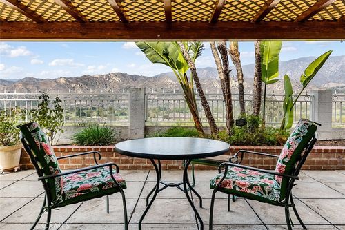 9071 Riderwood Dr, Sunland, CA, 91040-2628 | Card Image