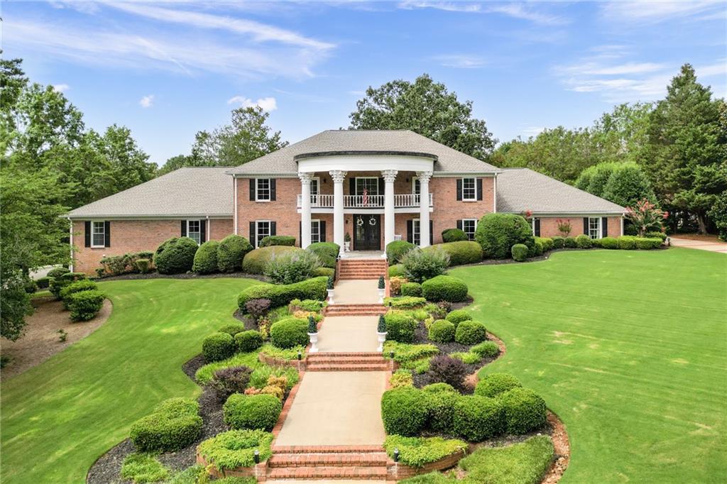 Slaton Cir, Roswell, GA 30075