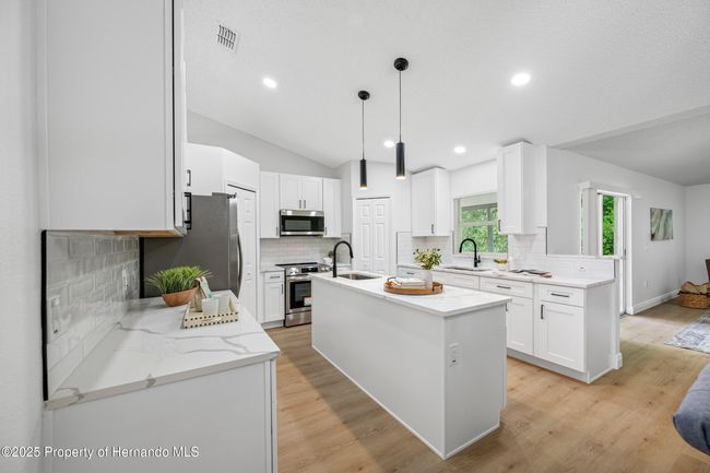 2424 Keeport Dr, House other with 3 bedrooms, 2 bathrooms and null parking in Spring Hill FL | Image 25