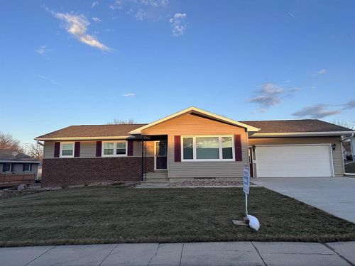 105 Ousterling Dr, Waupun, WI, 53963-1234 | Card Image