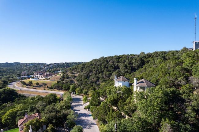Drone / aerial view with a wooded view | Image 40