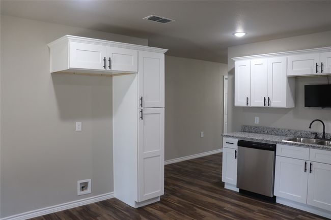 324 W Labadie Ave, House other with 3 bedrooms, 2 bathrooms and null parking in De Leon TX | Image 9