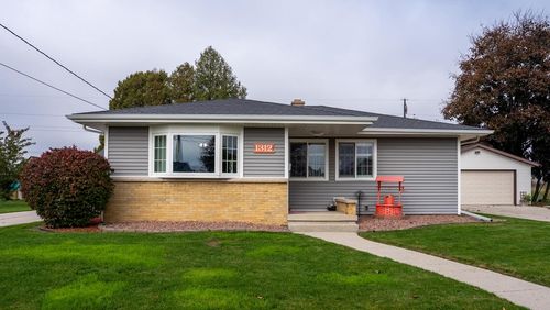 1312 Hamann Rd, Manitowoc, WI, 54220-1821 | Card Image