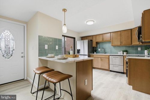 7420 Park Heights Ave, BALTIMORE, MD, 21208-5201 | Card Image