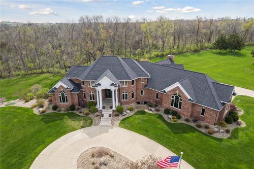 2079 Blue Heron Dr, Springville, IA, 52336-9697 | Card Image