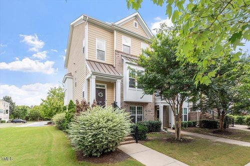 9118 Wooden Rd, Raleigh, NC, 27617-8203 | Card Image