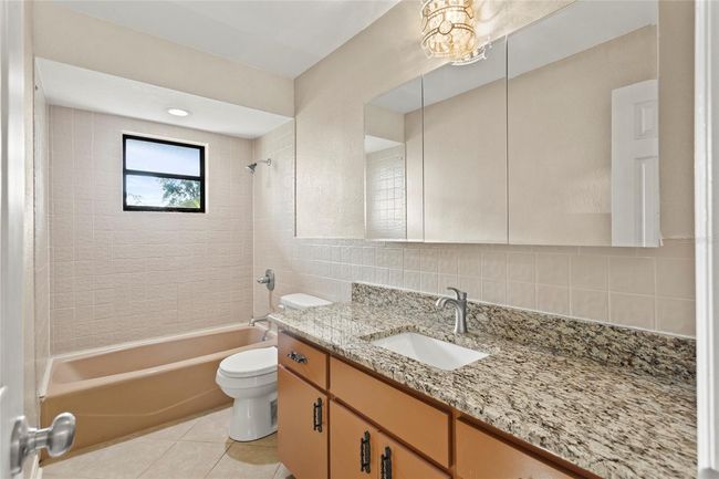 Bathroom | Image 17
