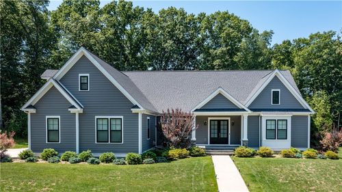 9 Cardinal Hill Ln, Smithfield, RI, 02917-1976 | Card Image