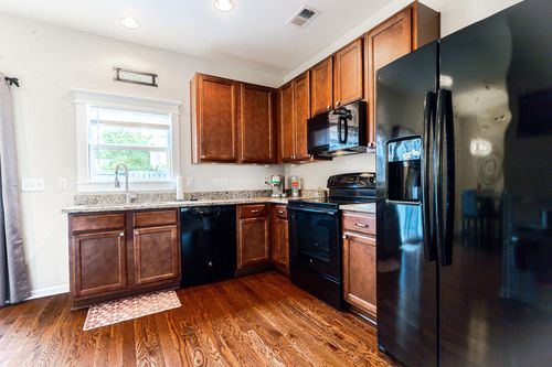 9227 Southern Oak Ln, Ladson, SC, 29456-5531 | Card Image
