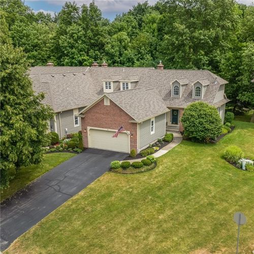 3 Hampshire Ln, Mendon, NY, 14506-9607 | Card Image