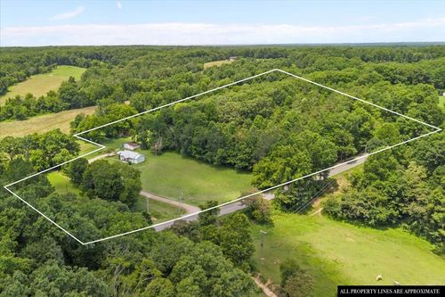 2035 Skyview Dr, Centerville, TN, 37033-9518 | Card Image