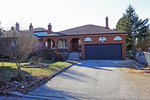 56 Fairchild Ave, North York, ON, M2M1T7 | Card Image