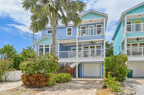 202 75th St, HOLMES BEACH, FL, 34217-1068 | Card Image
