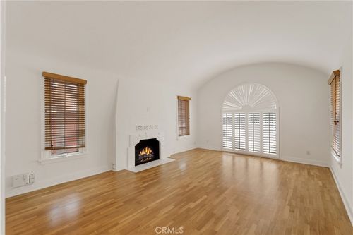 1908 Loma Dr, Hermosa Beach, CA, 90254-4649 | Card Image