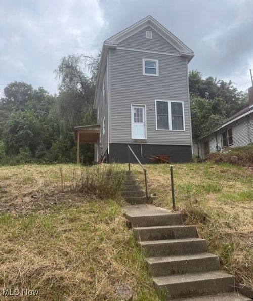 627 Bennett St, Bridgeport, OH, 43912-1112 | Card Image