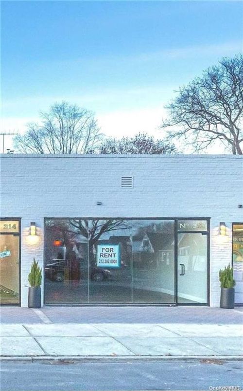 312 Hillside Ave, Williston Park, NY, 11596-2103 | Card Image