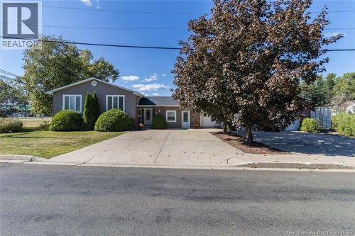 5 Timber Lane, Fredericton, NB, E3A8R6 | Card Image