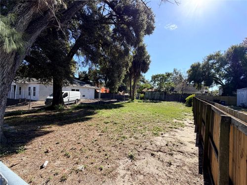 905 E 26th Ave, TAMPA, FL, 33605-1749 | Card Image