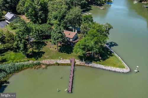 277 Emerald Cove Rd, Reedville, VA, 22539-3928 | Card Image