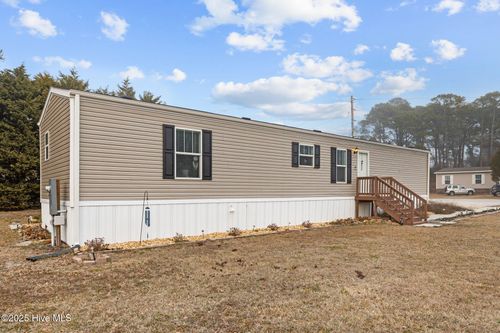 107 Paradise Ln, Newport, NC, 28570-9454 | Card Image
