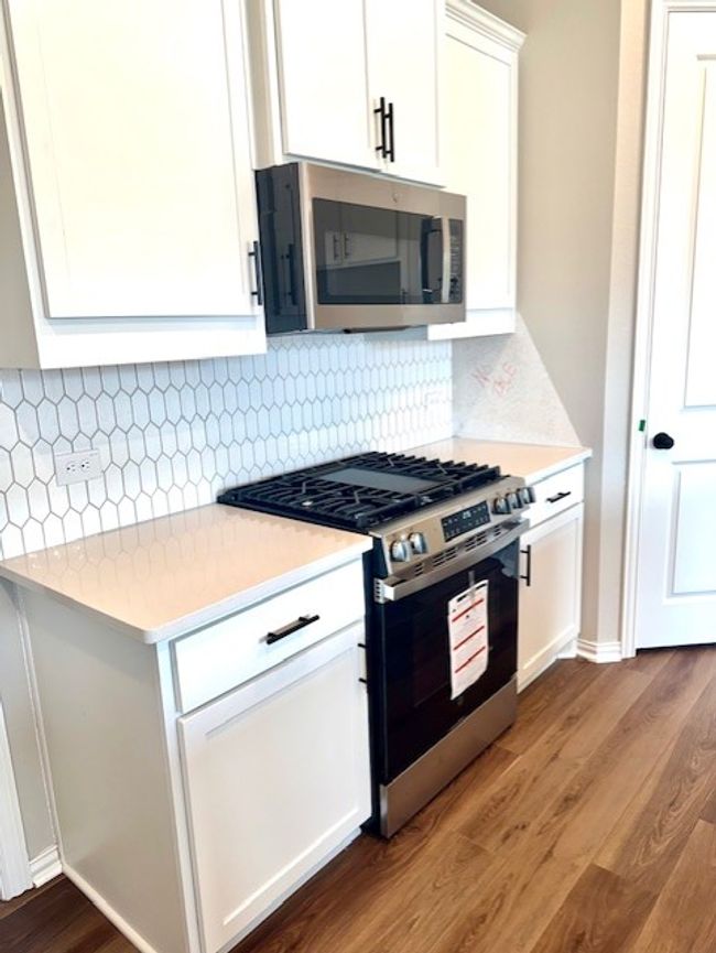 370 Milkwood Ter, House other with 3 bedrooms, 2 bathrooms and 4 parking in Dripping Springs TX | Image 4