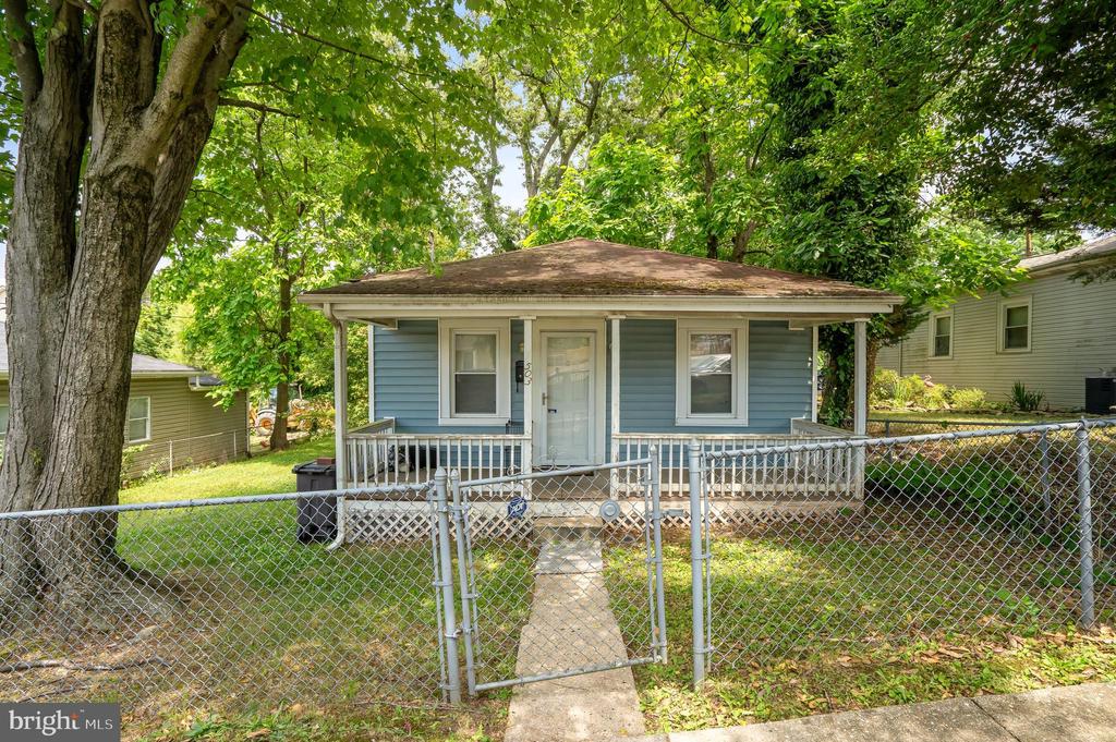 69th St, Capitol Heights, MD 20743