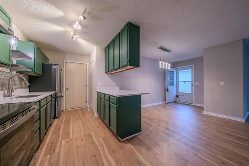 1040 Pond View Ct, Vadnais Heights, MN, 55127-3629 | Card Image