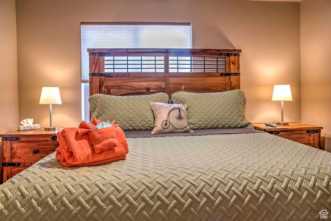 View of bedroom | Image 13